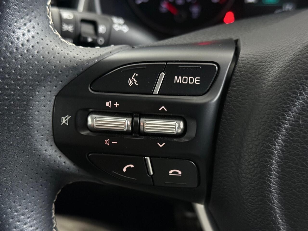 Kia Stonic thumbnail Misc Controls