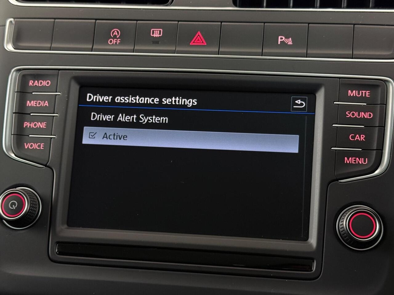 Volkswagen Polo thumbnail Infotainment System