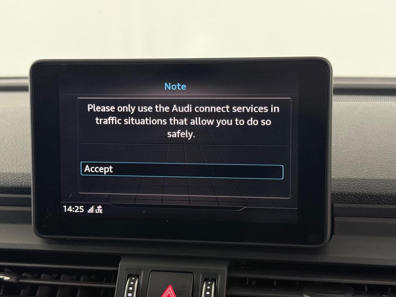 Audi Q5 thumbnail Infotainment System