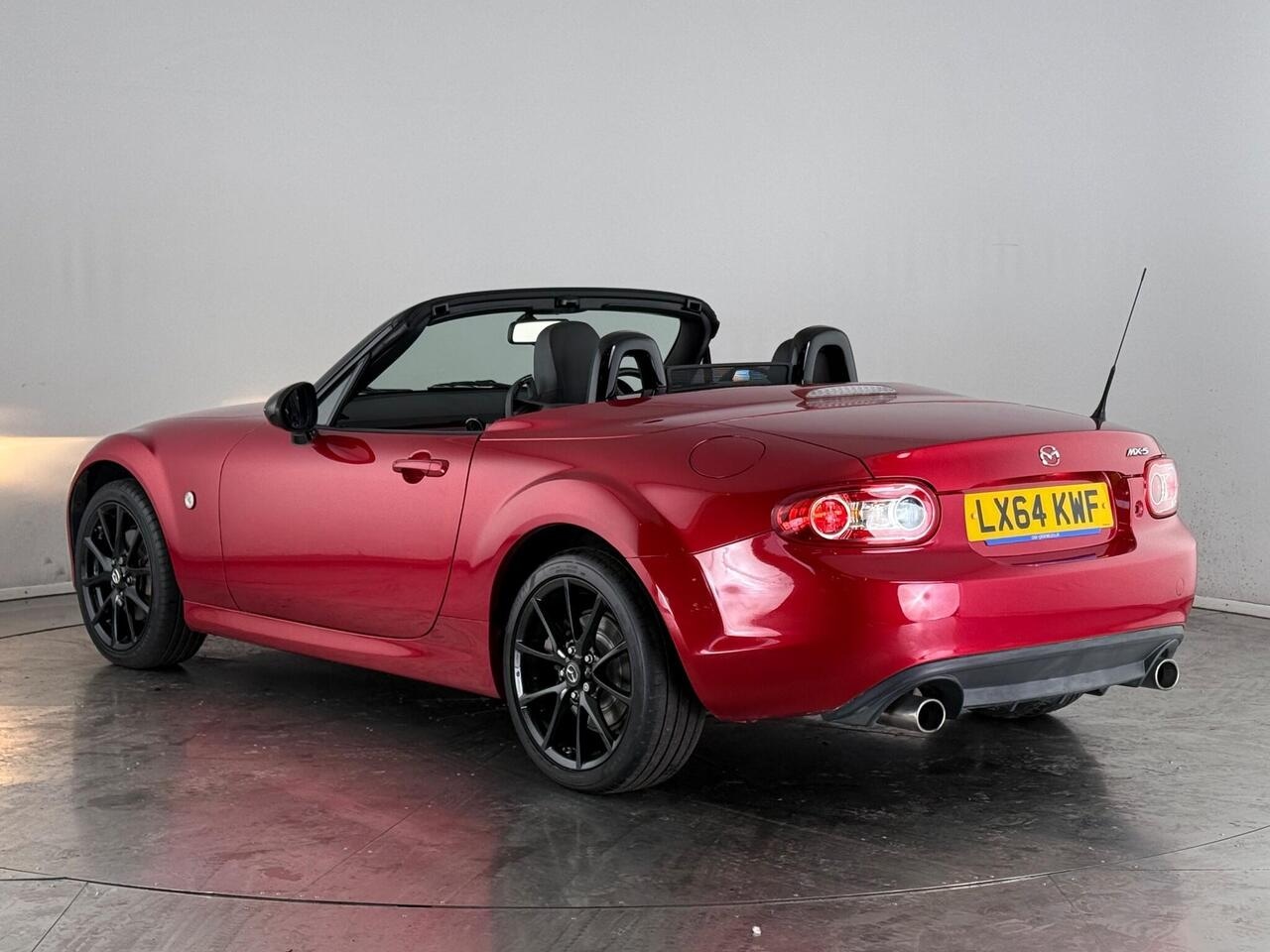 Mazda MX-5 thumbnail Rear Left