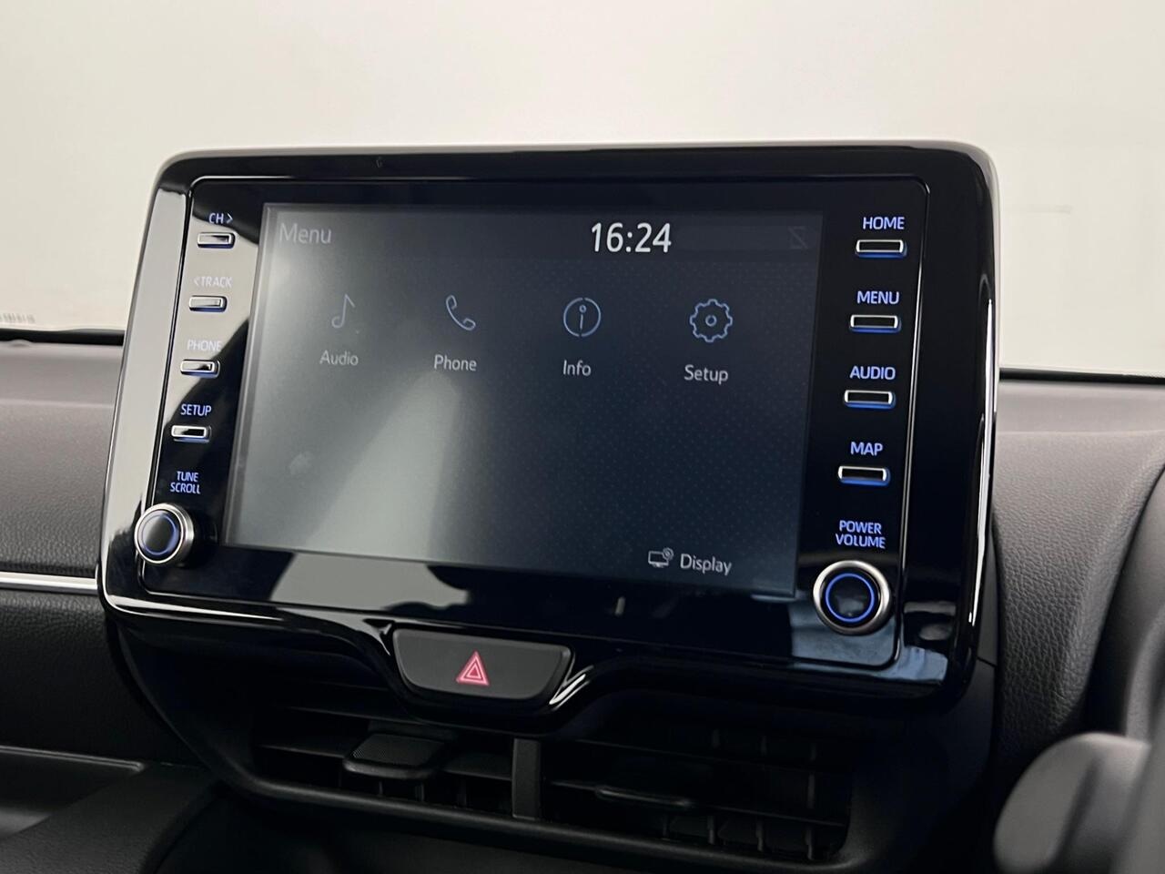 Toyota Yaris thumbnail Infotainment System