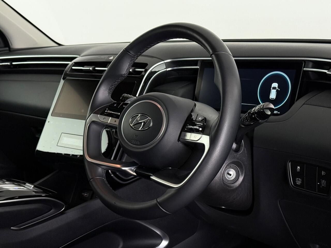 Hyundai TUCSON thumbnail Steering Wheel