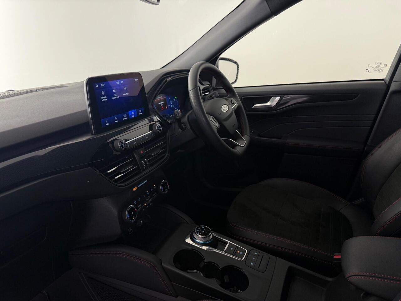 Ford Kuga thumbnail Interior Front