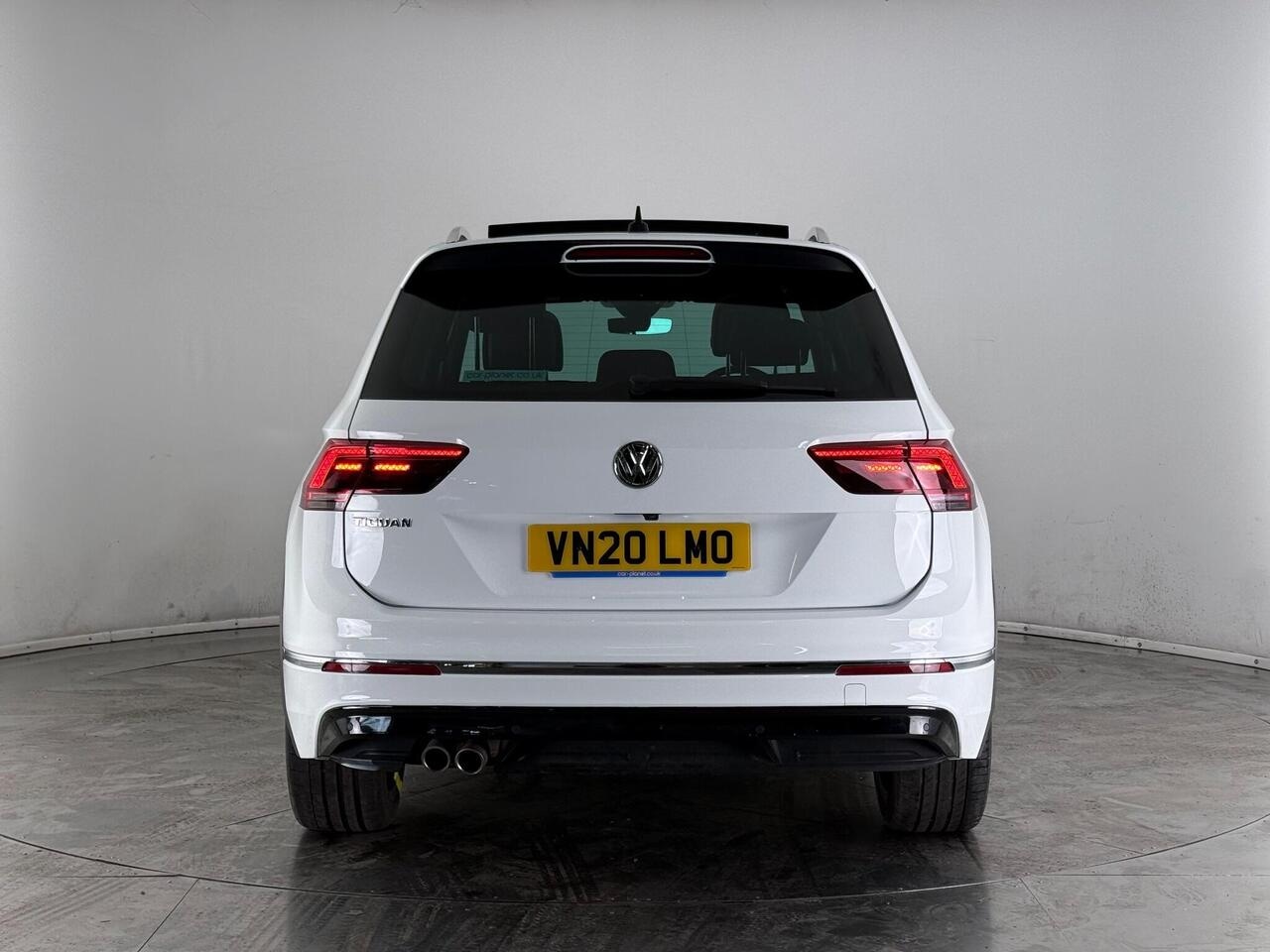 Volkswagen Tiguan thumbnail Rear