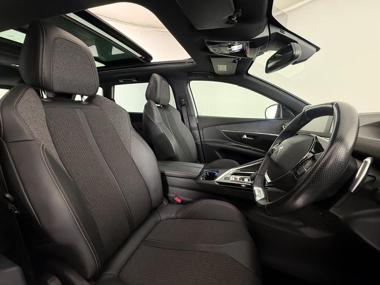 Peugeot 5008 thumbnail Seat Driver