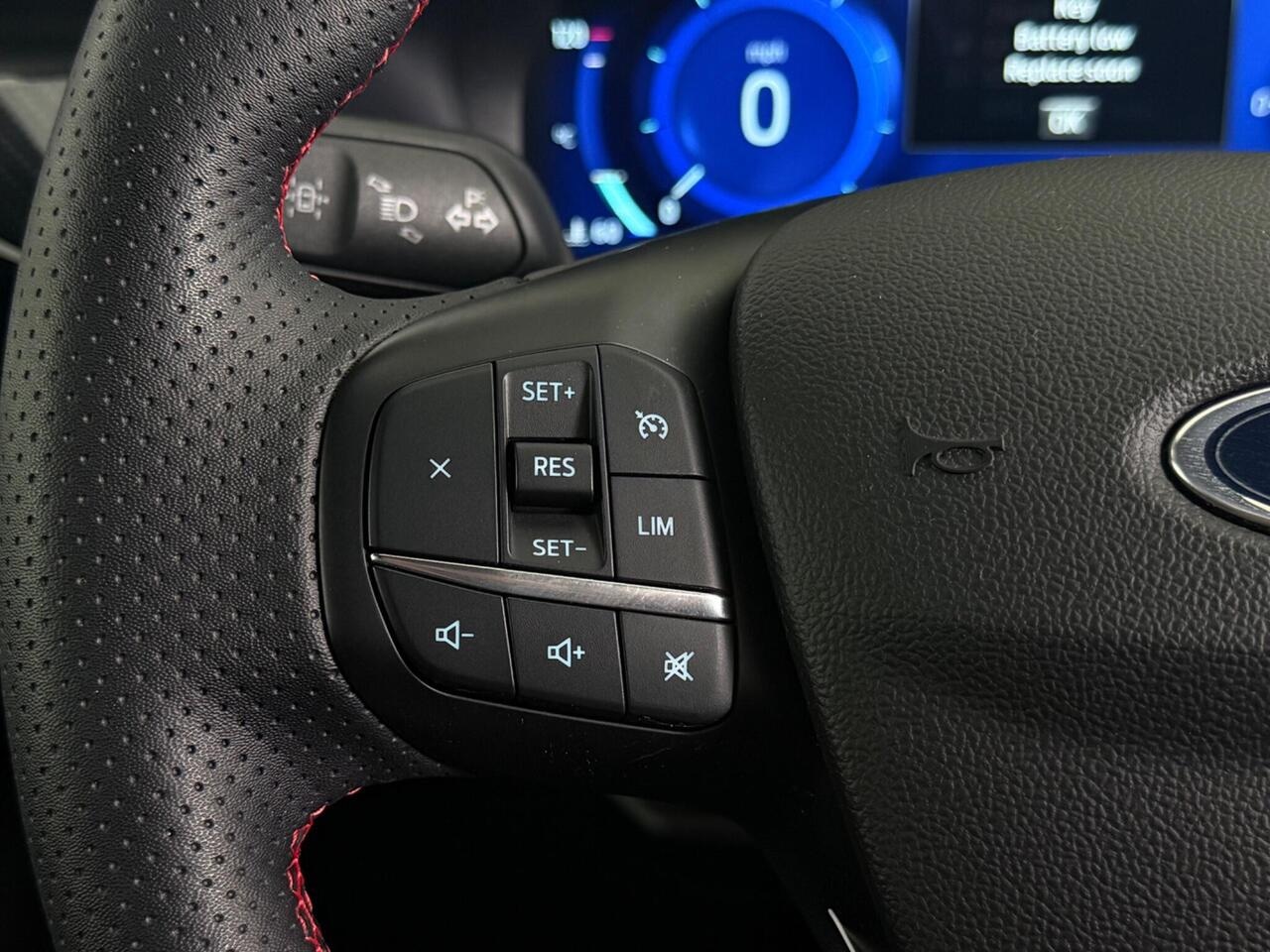 Ford Kuga thumbnail Misc Controls