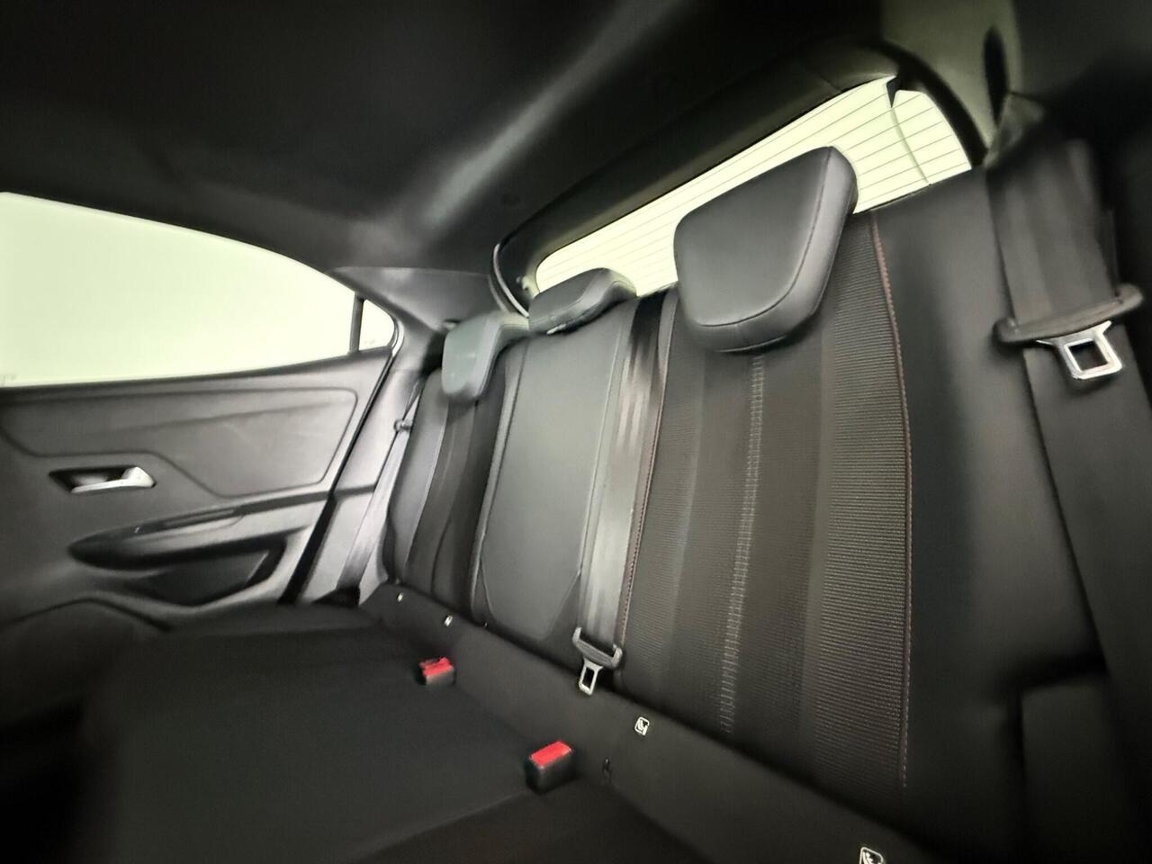Vauxhall Mokka thumbnail Seats Rear