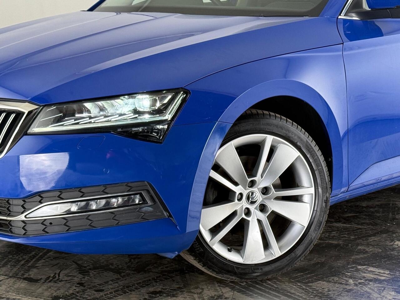 Skoda Superb thumbnail Wheel