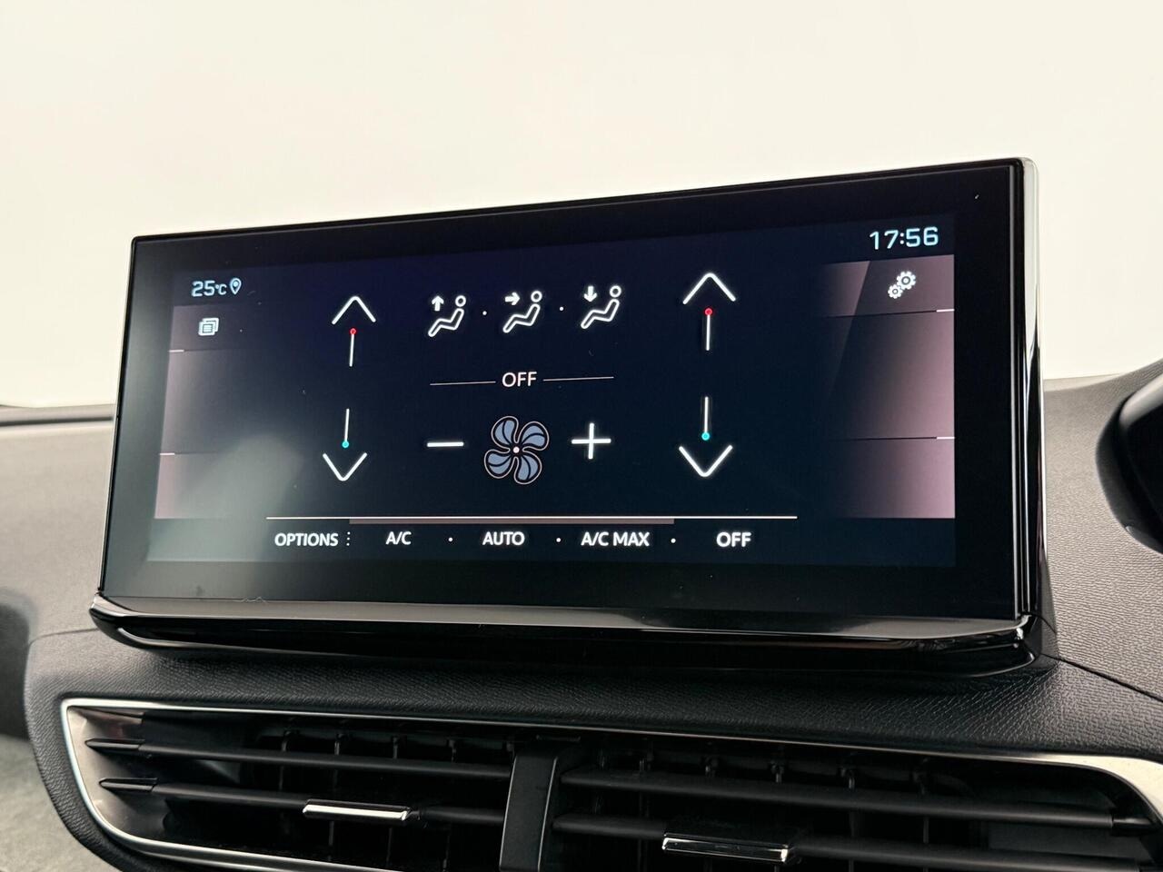 Peugeot 3008 thumbnail Infotainment System