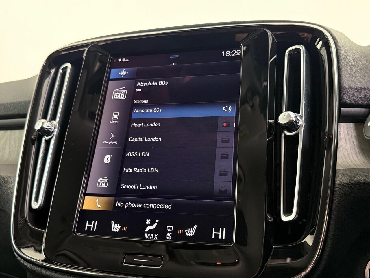 Volvo XC40 thumbnail Infotainment System
