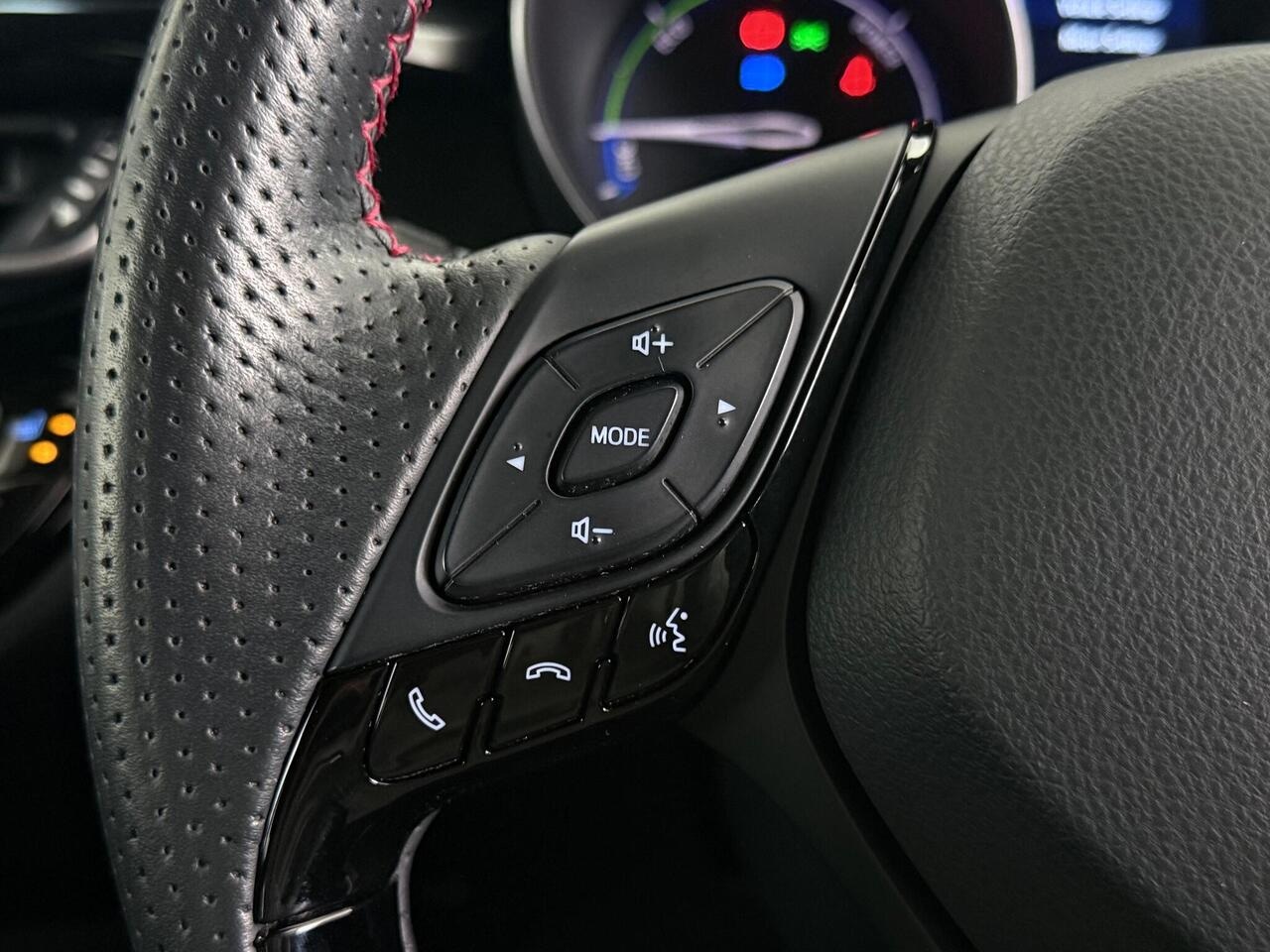 Toyota C-HR thumbnail Misc Controls