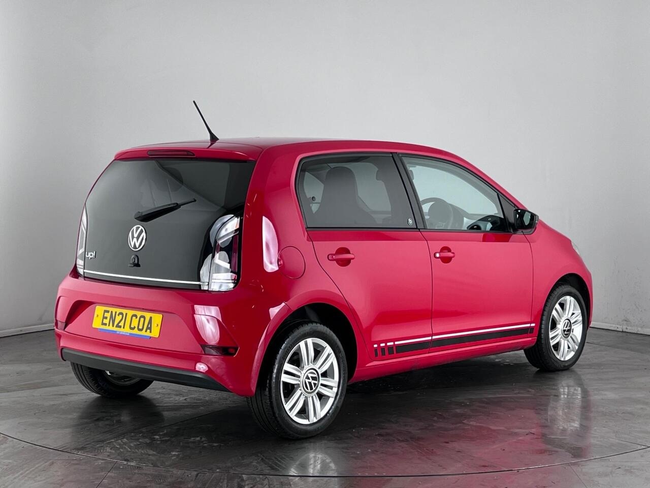 Volkswagen up! thumbnail Rear Right