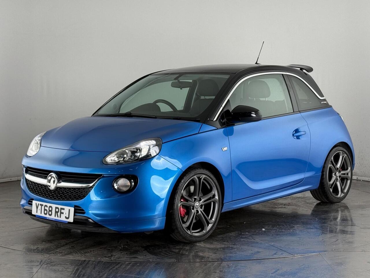 Vauxhall ADAM thumbnail Front Left