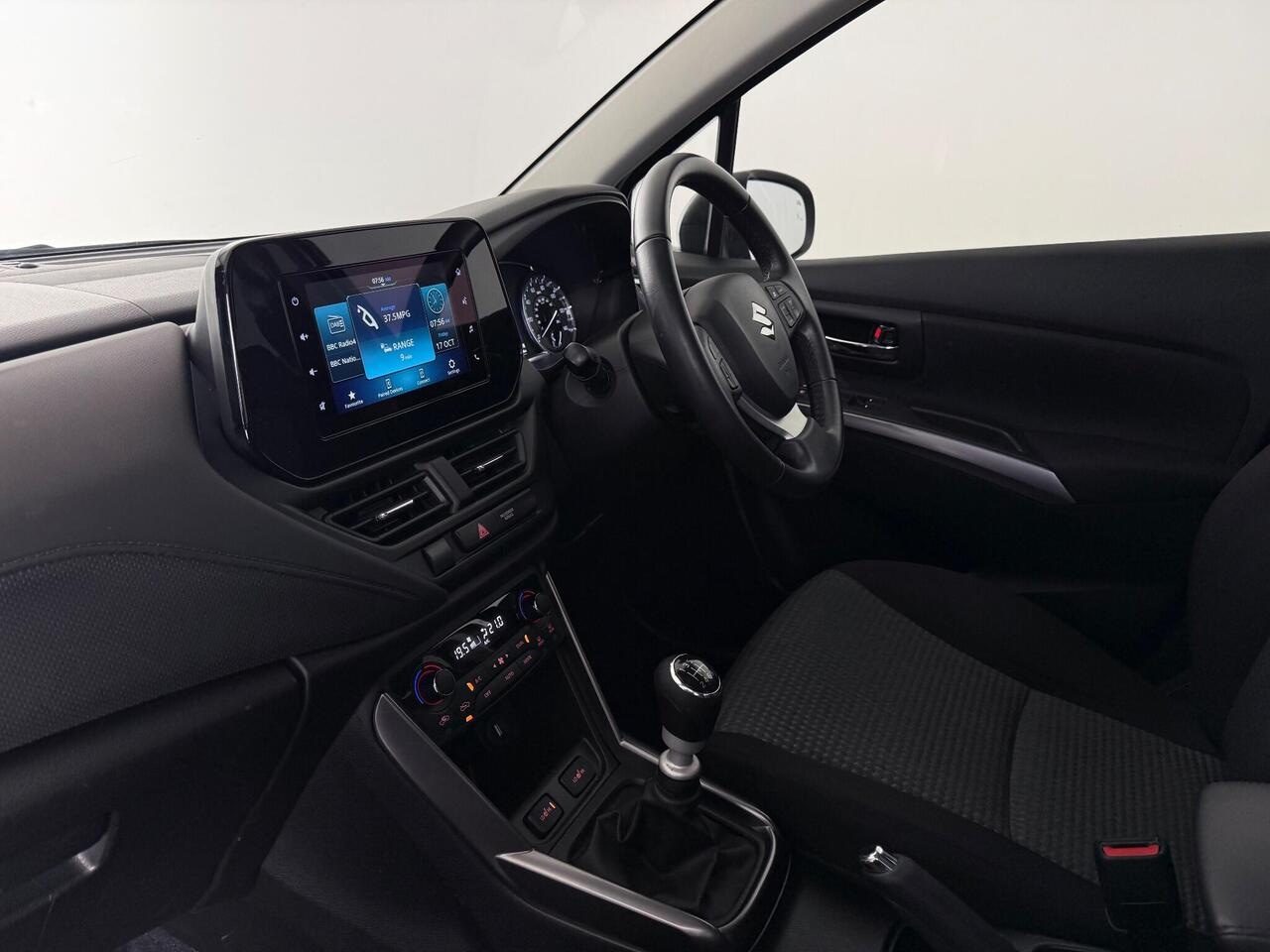 Suzuki S-Cross thumbnail Interior Front