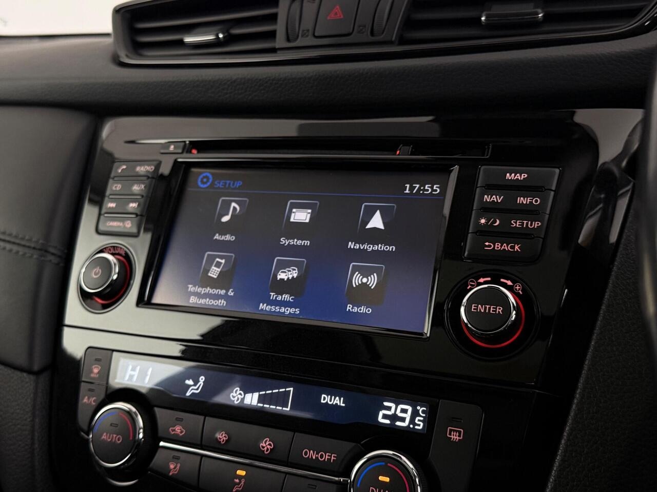 Nissan X-Trail thumbnail Infotainment System
