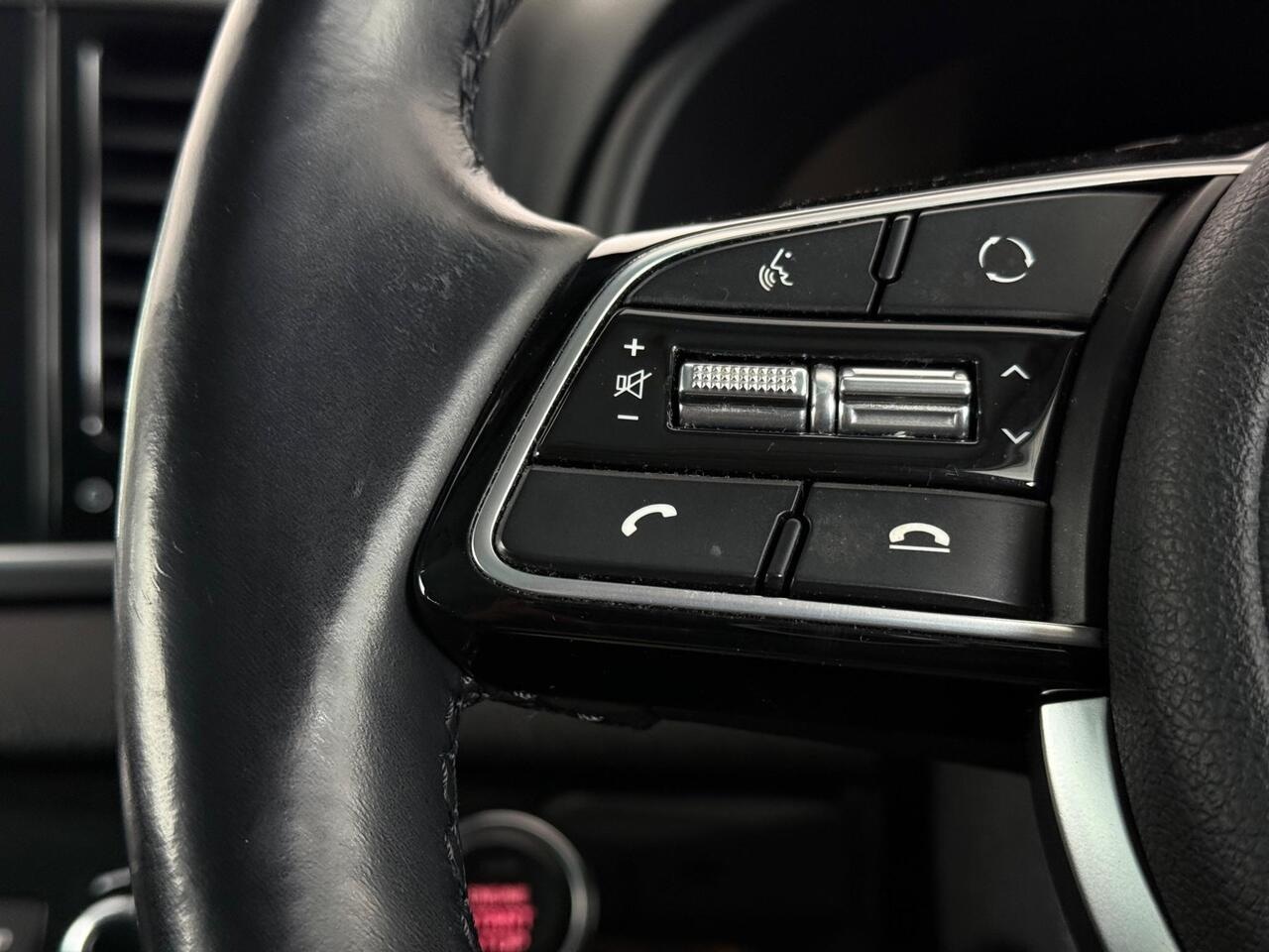 Kia Sportage thumbnail Misc Controls