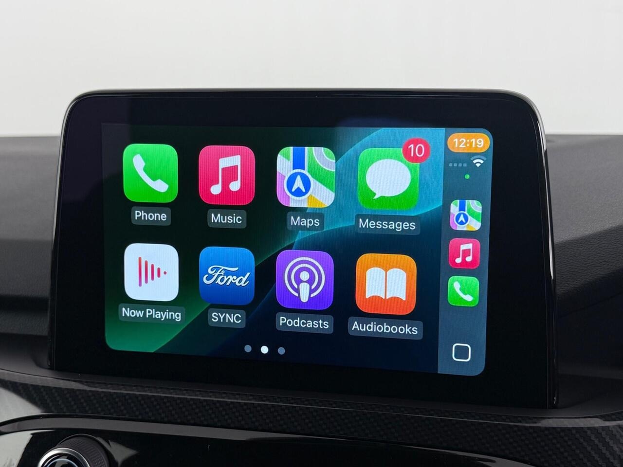 Ford Kuga thumbnail Infotainment System