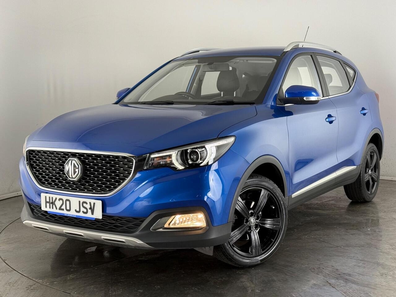 MG MG ZS thumbnail Front Left
