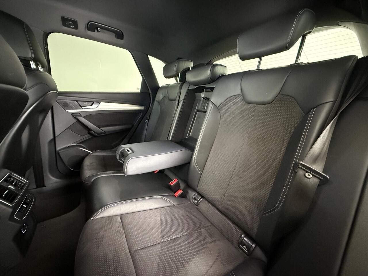 Audi Q5 thumbnail Seats Rear