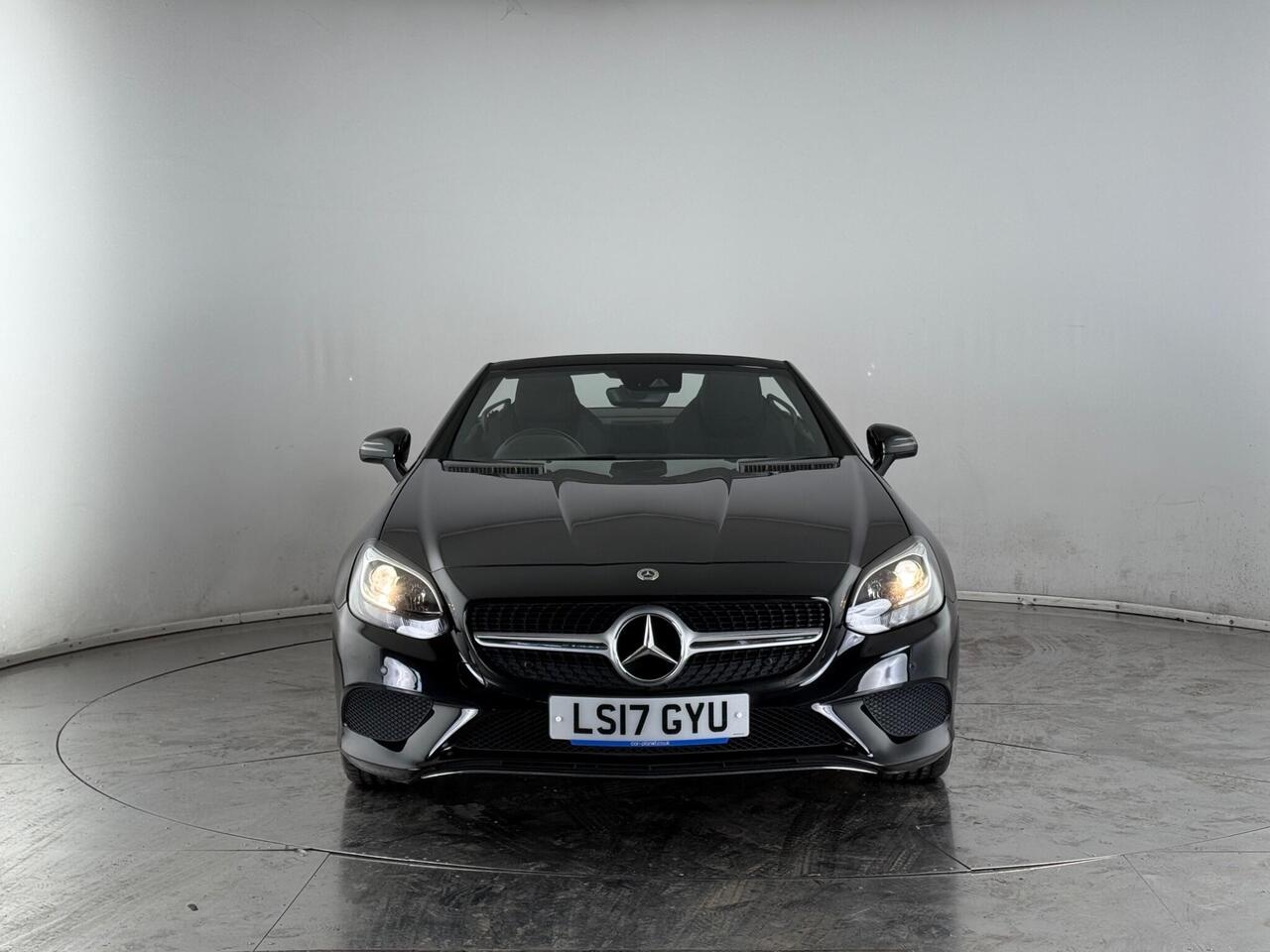 Mercedes-Benz SLC thumbnail Front