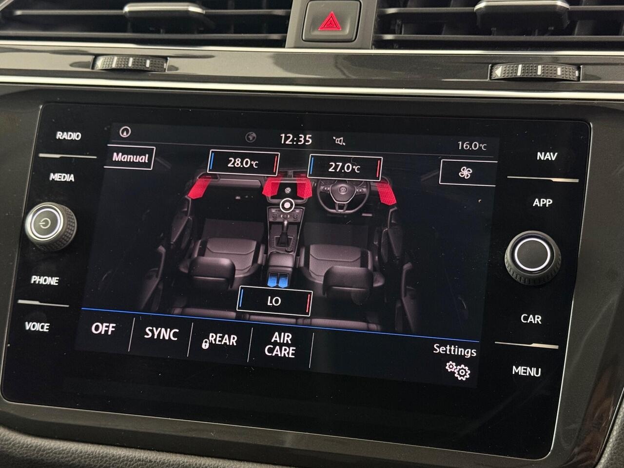 Volkswagen Tiguan Allspace thumbnail Infotainment System