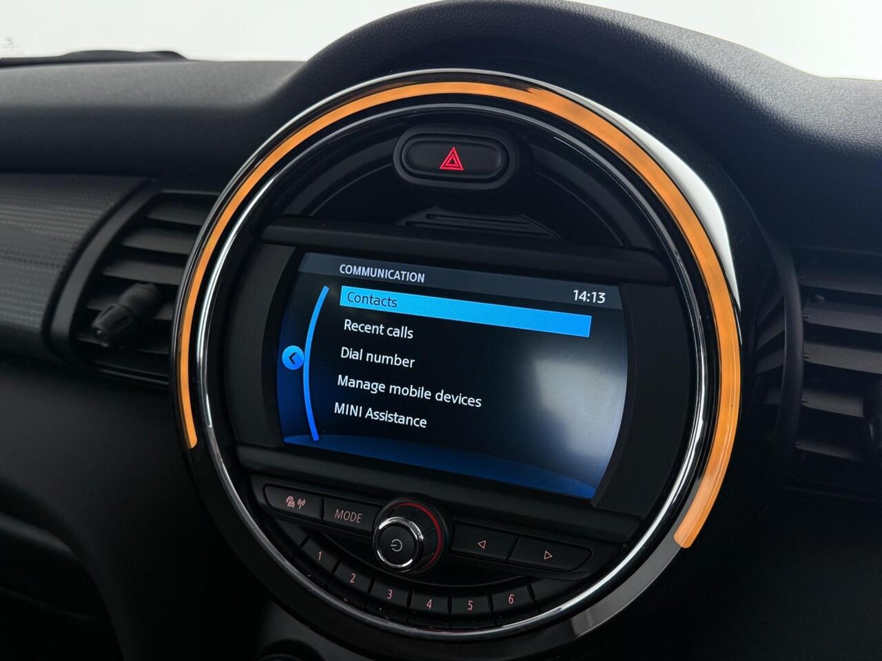 MINI Hatch thumbnail Infotainment System