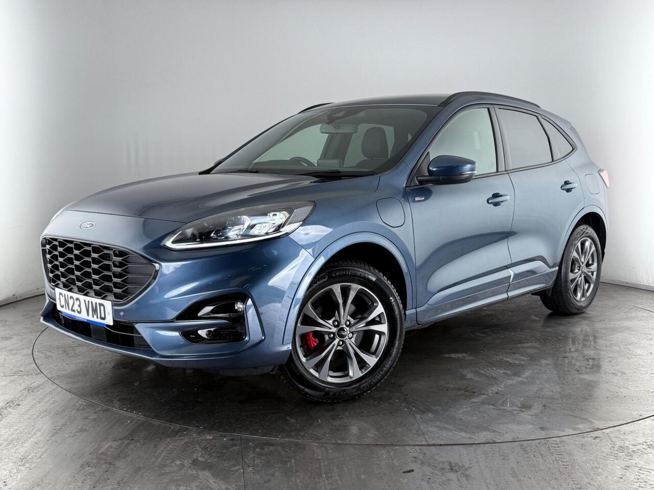 Ford Kuga thumbnail Front Left