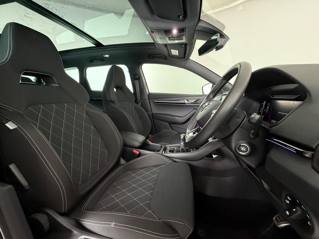 Skoda Karoq thumbnail Seat Driver