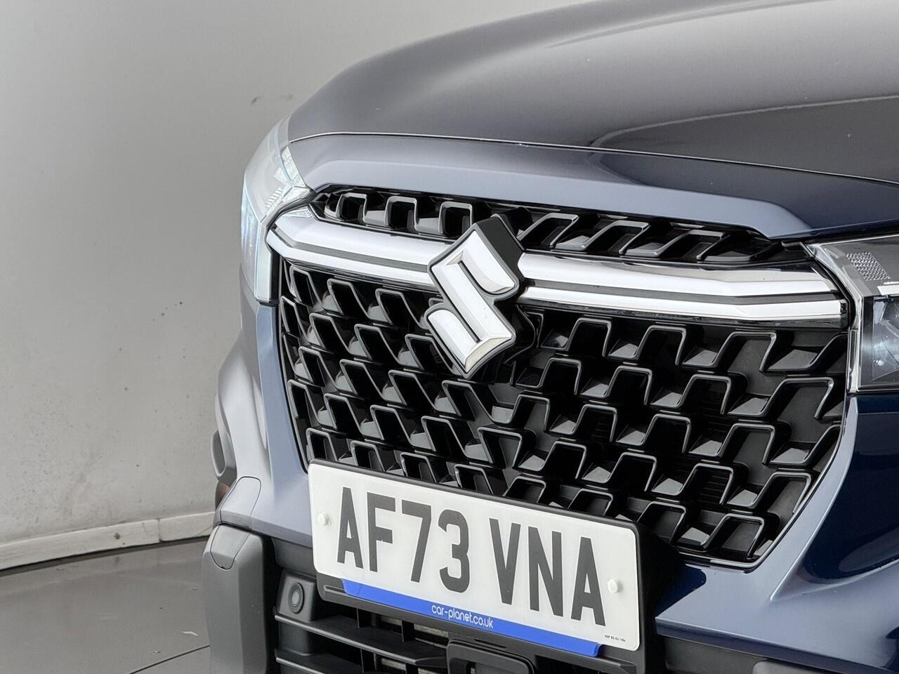 Suzuki S-Cross thumbnail Badge Exterior