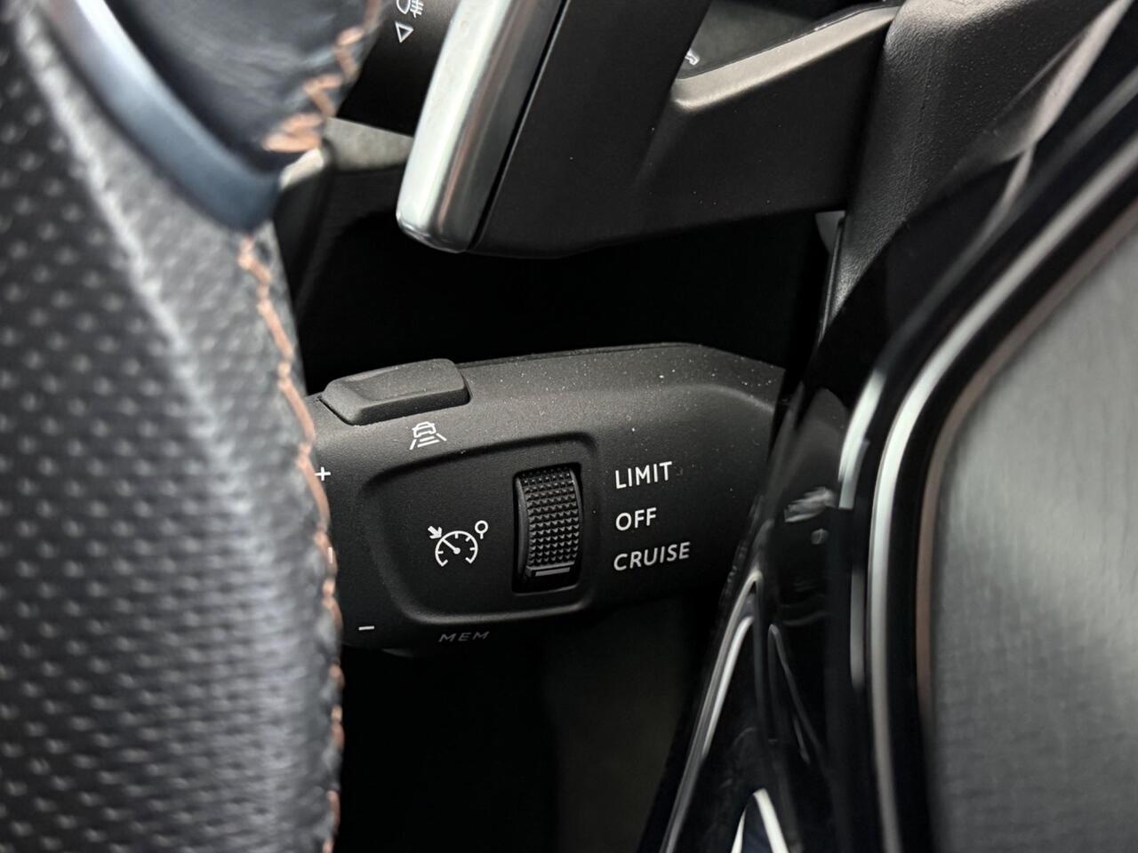 Peugeot 3008 thumbnail Misc Controls