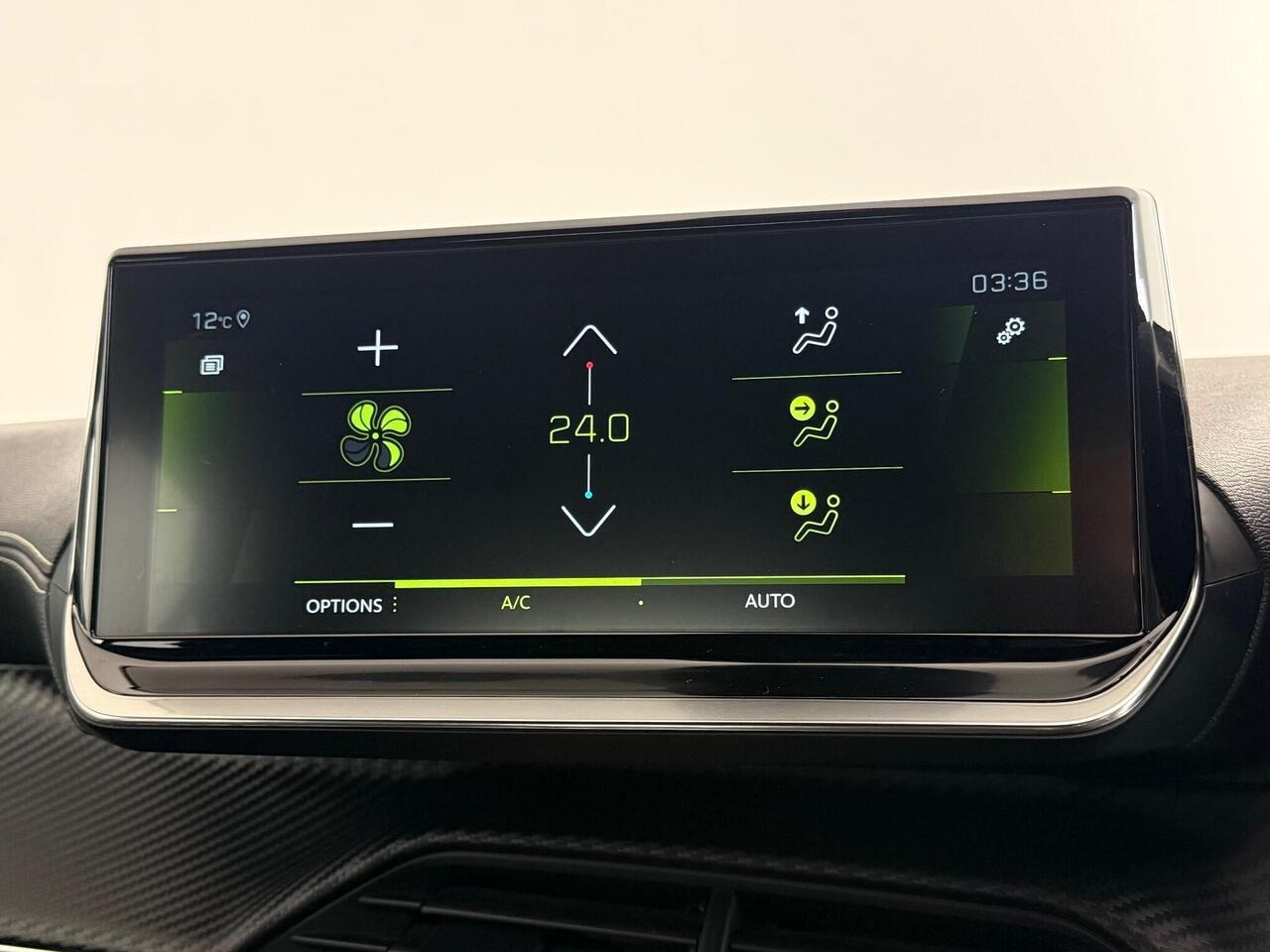 Peugeot 208 thumbnail Infotainment System