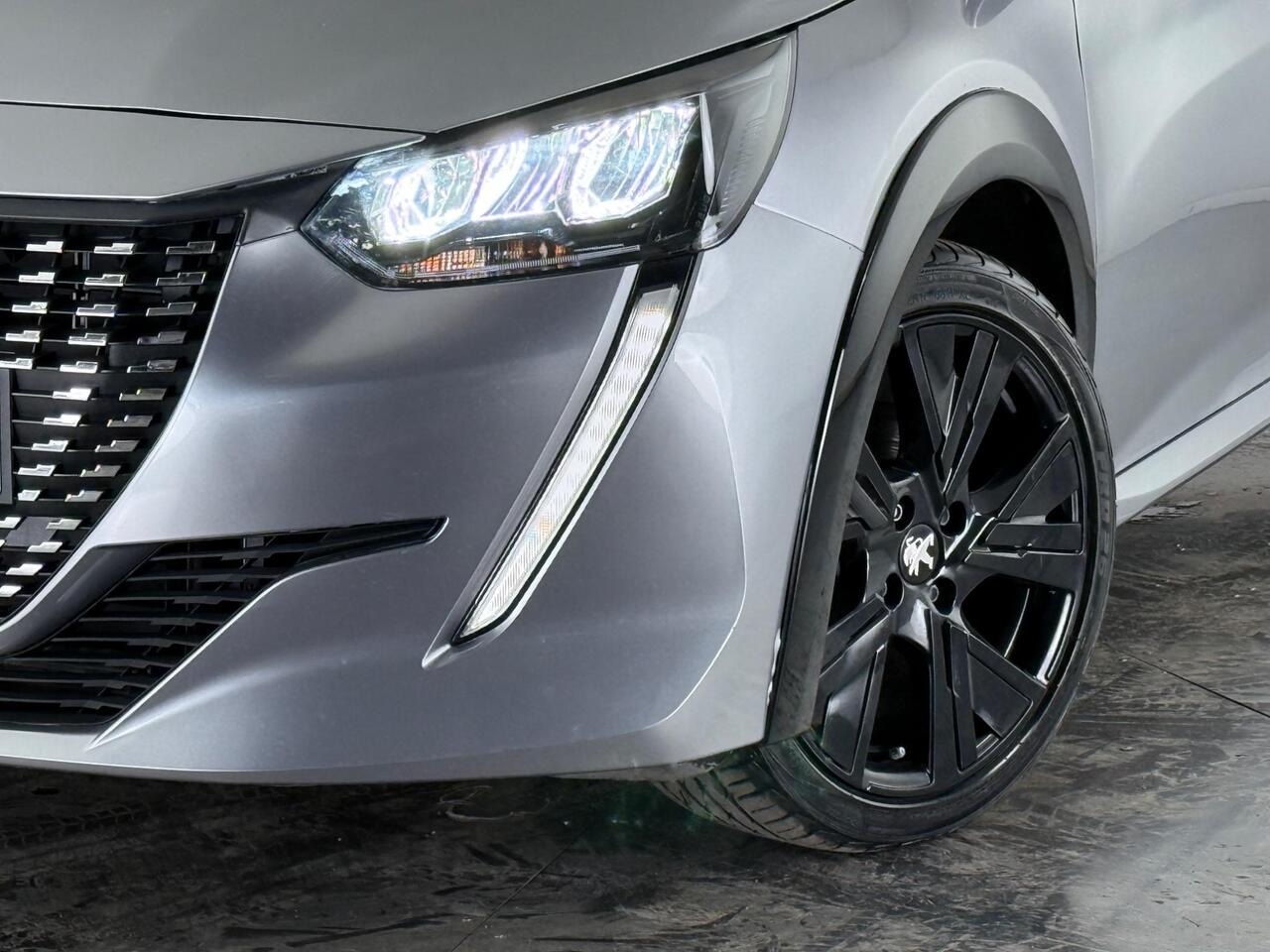 Peugeot 208 thumbnail Lights Front