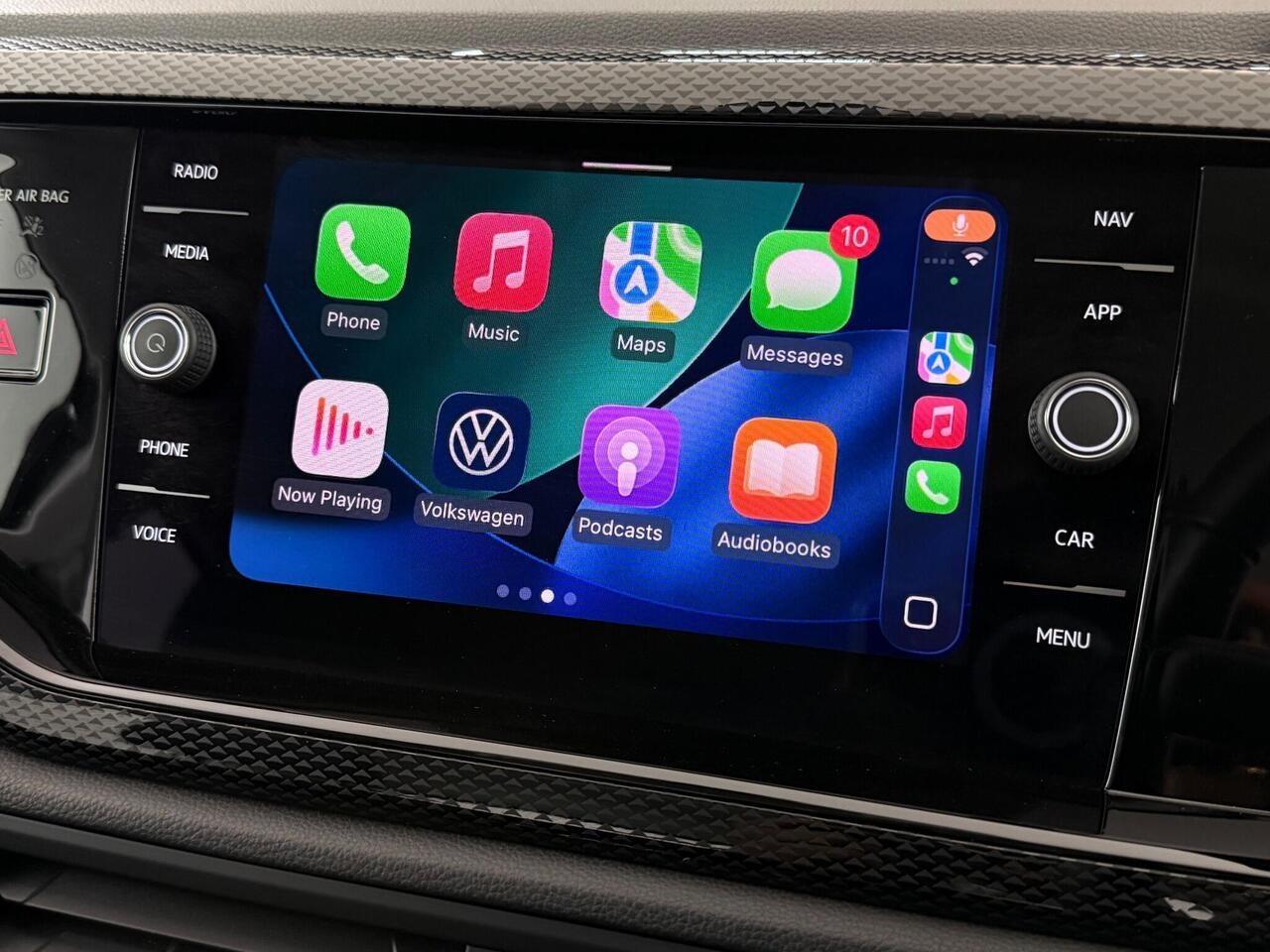 Volkswagen Polo thumbnail Infotainment System