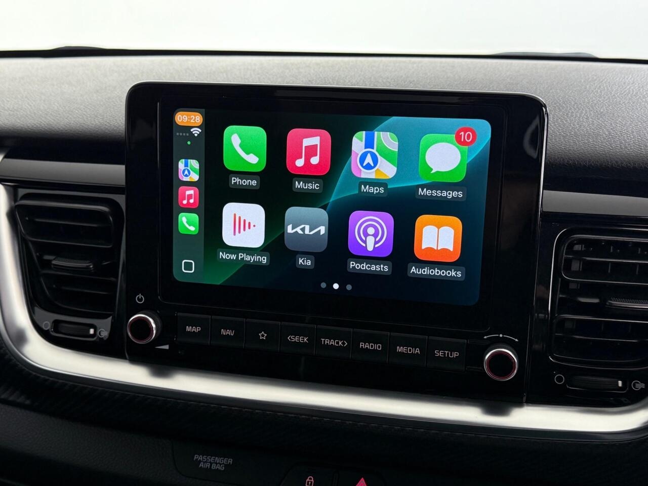 Kia Stonic thumbnail Infotainment System