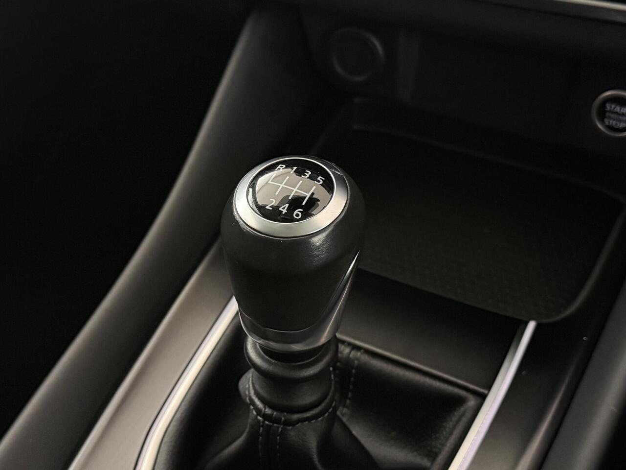 Nissan Qashqai thumbnail Interior Front