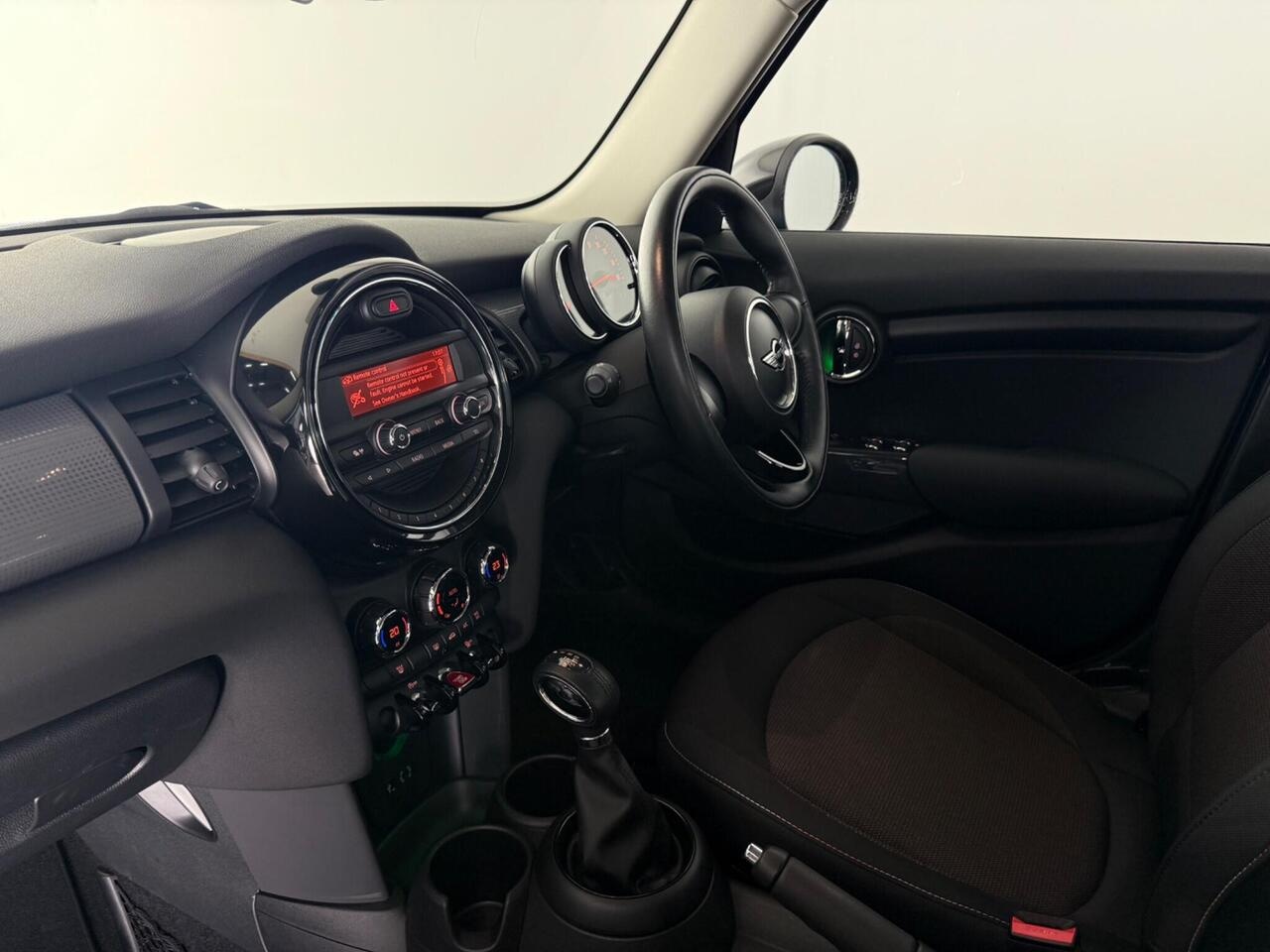 MINI Hatch thumbnail Interior Front