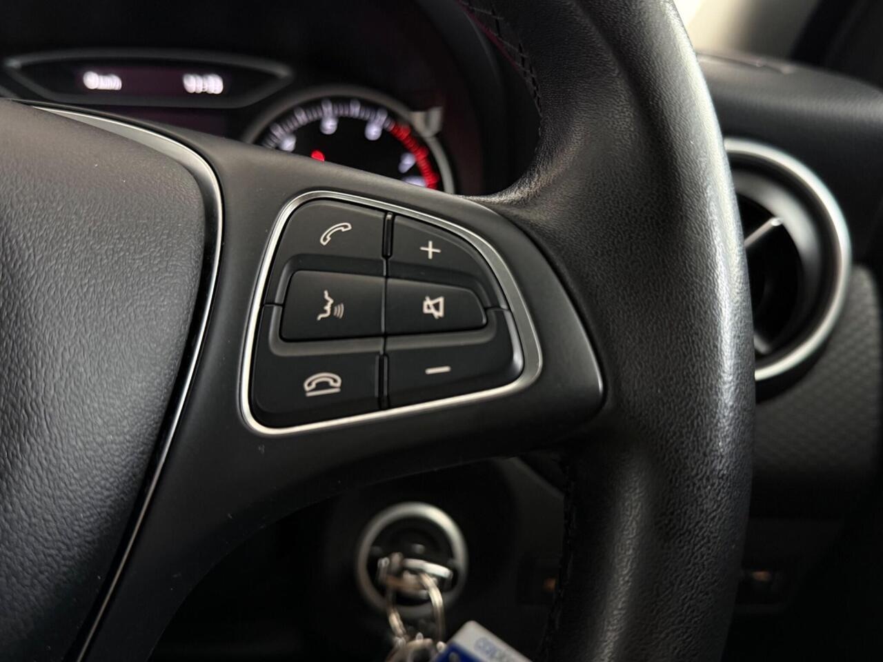 Mercedes-Benz A Class thumbnail Misc Controls