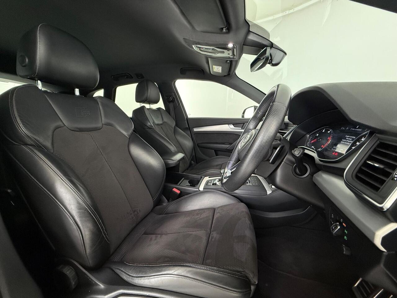 Audi Q5 thumbnail Seat Driver