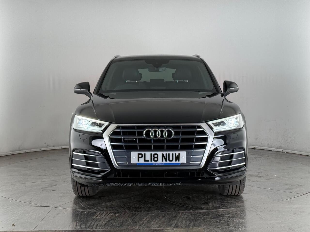 Audi Q5 thumbnail Front