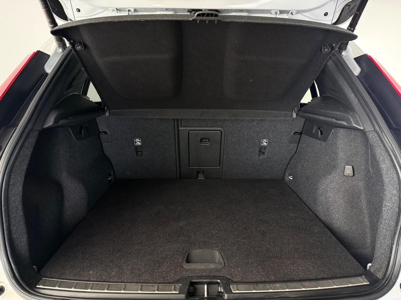Volvo XC40 thumbnail Boot