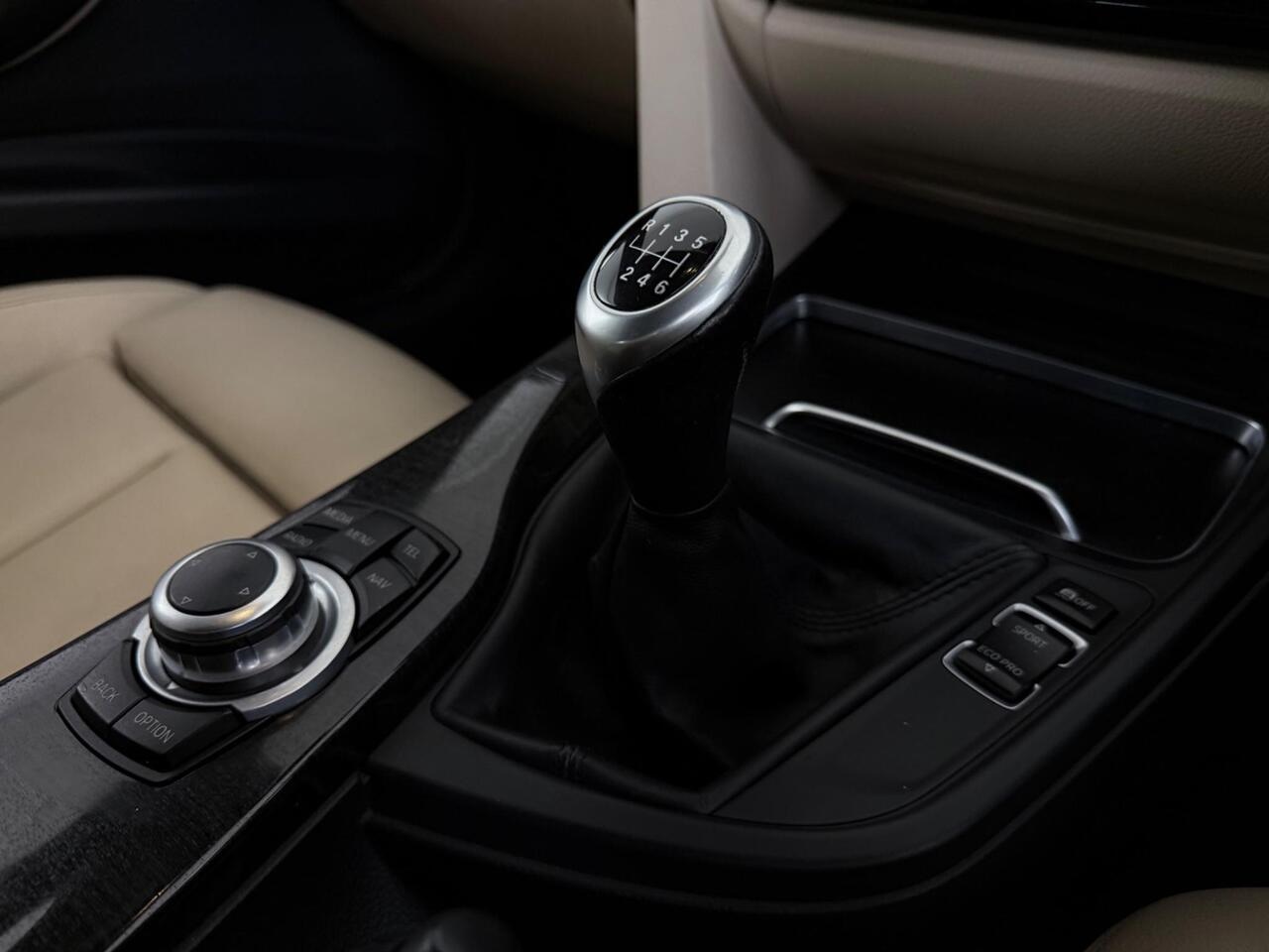 BMW 3 Series thumbnail Interior Front