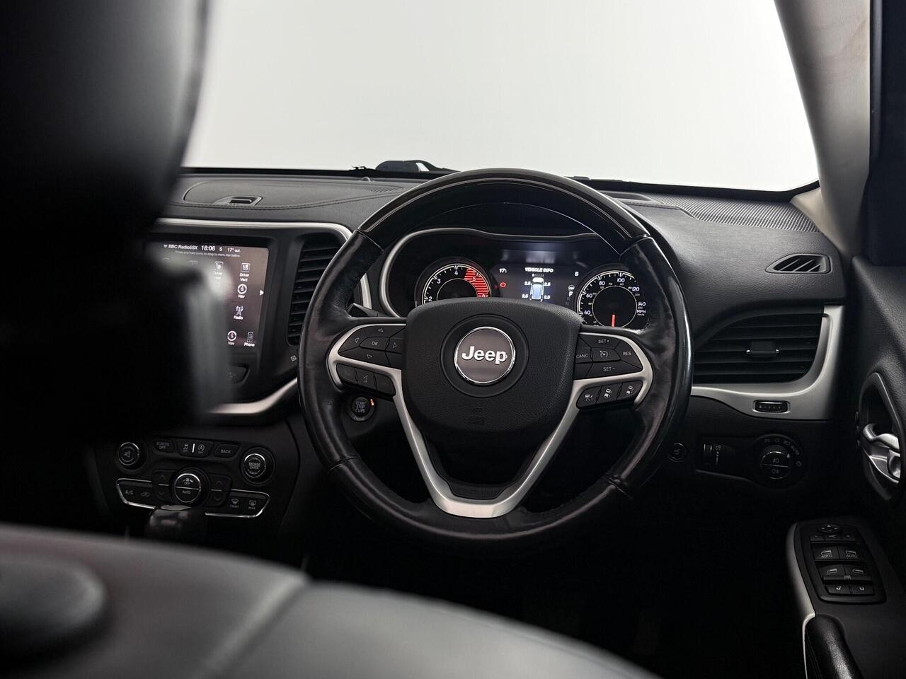 Jeep Cherokee thumbnail Steering Wheel