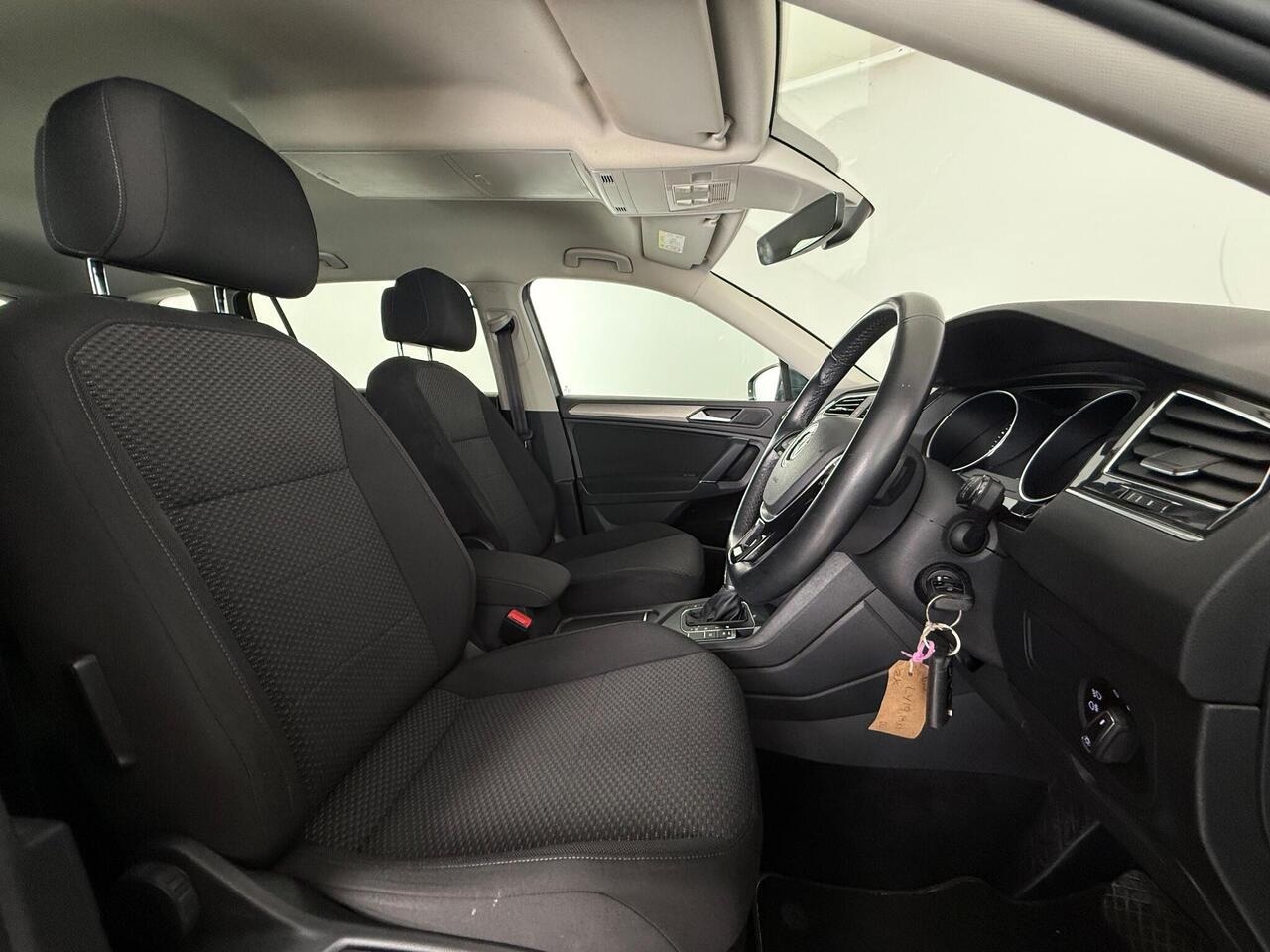 Volkswagen Tiguan Allspace thumbnail Seat Driver