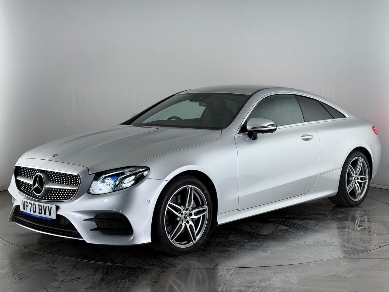 Mercedes-Benz E Class thumbnail Front Left