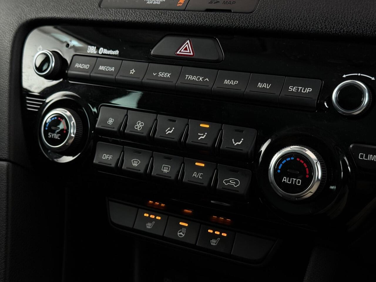 Kia Sportage thumbnail Misc Controls