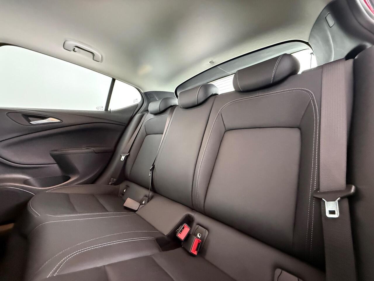 Vauxhall Astra thumbnail Seats Rear