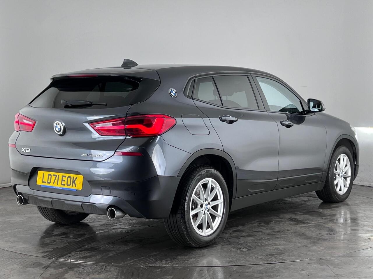 BMW X2 thumbnail Rear Right
