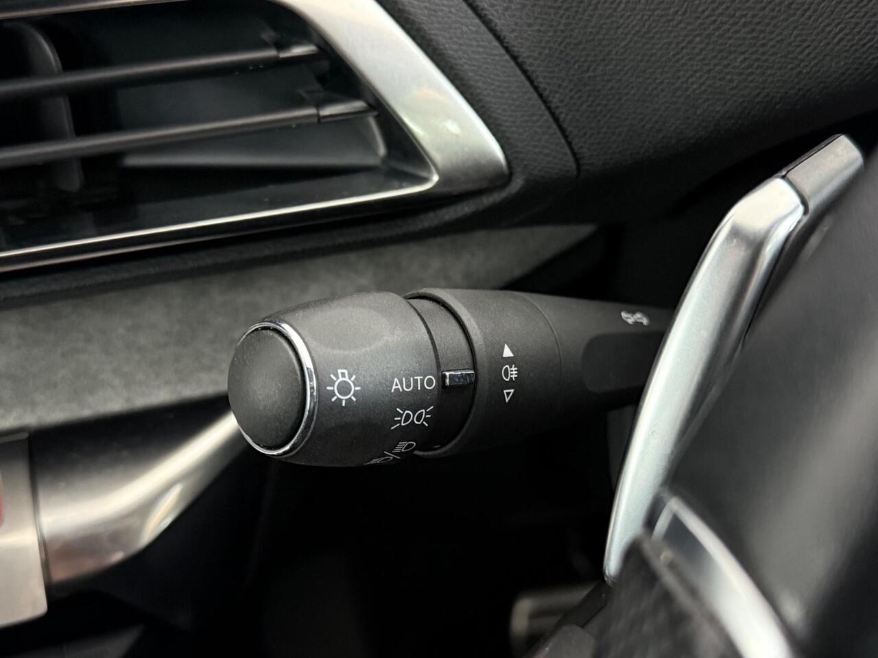 Peugeot 3008 thumbnail Misc Controls