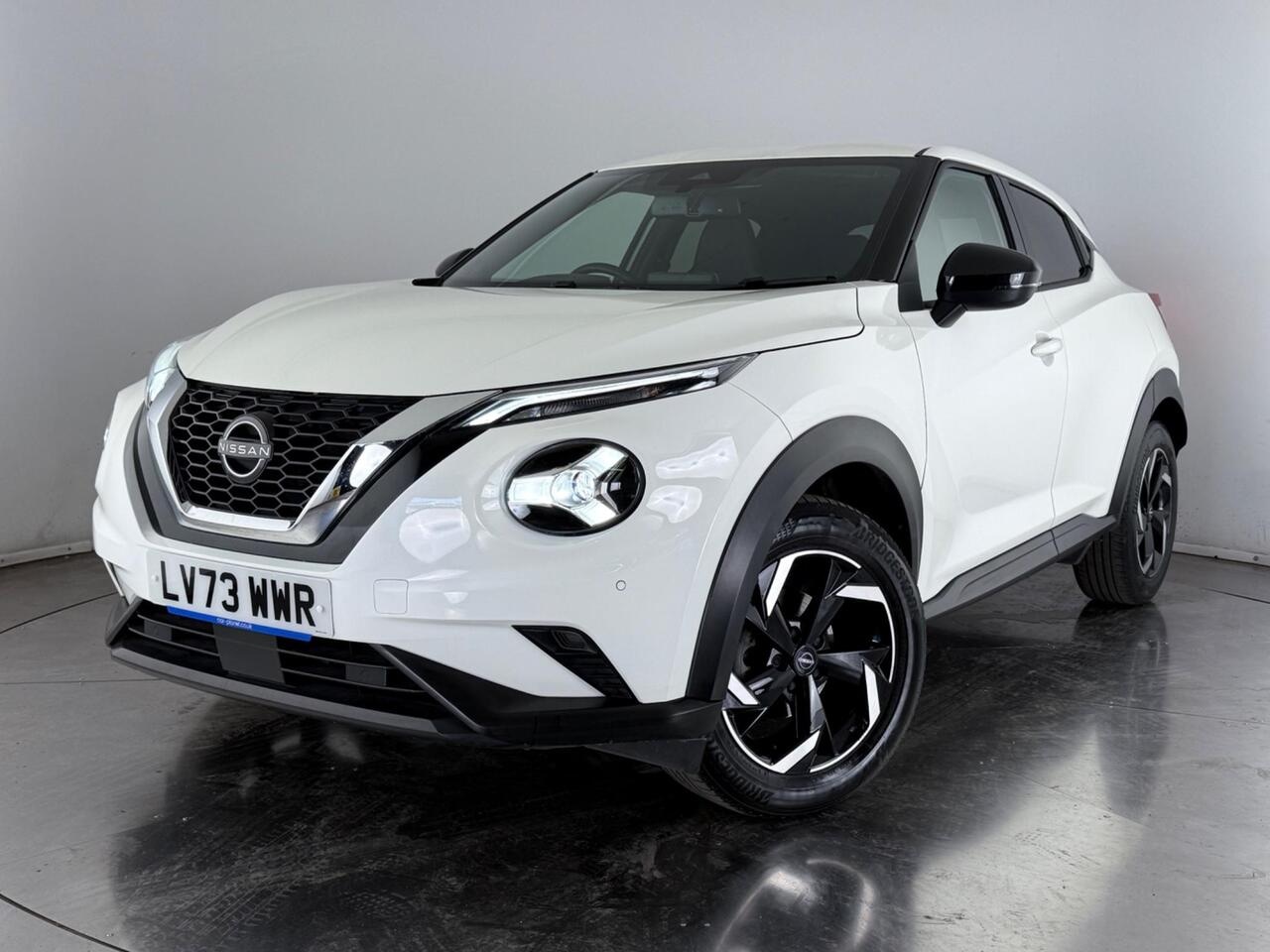 Nissan Juke thumbnail Front Left