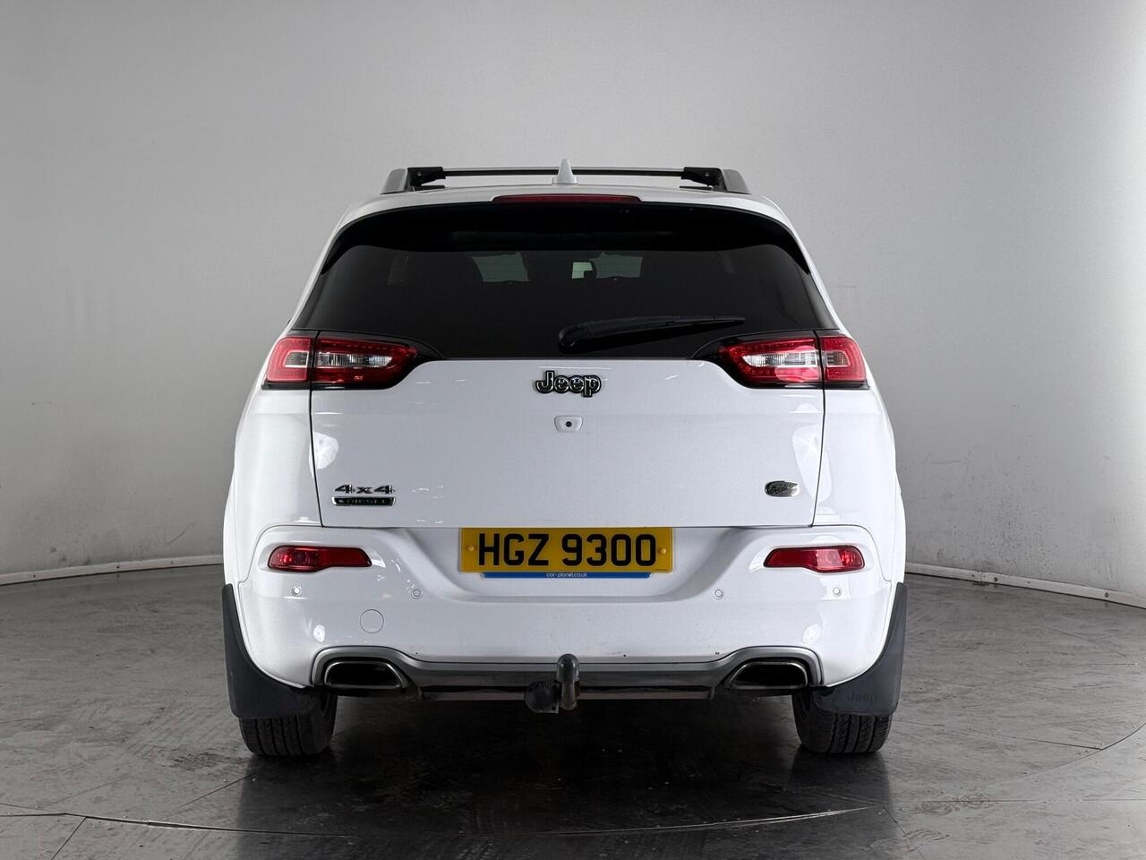Jeep Cherokee thumbnail Rear
